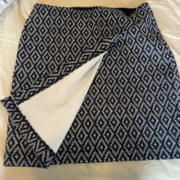 Hollister Ikat Print Front flap Skirt - Picture 2 of 2